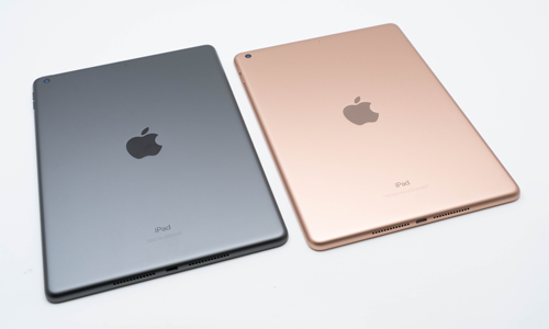 iPad(第7世代)とiPad(第6世代)の本体比較