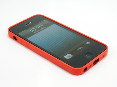 iPhone 5c CaseをiPhone 5cに装着する