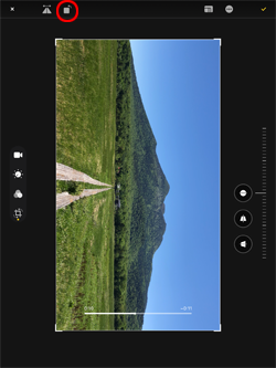 iPadの動画編集画面で「回転」アイコンをタップする