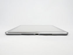 iPad Air 底面