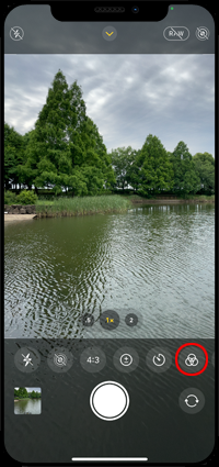 iPhoneのカメラアプリでフィルタの選択画面を表示する