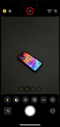 iPhoneのカメラでフラッシュを強制オンに設定する