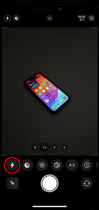 iPhoneのカメラでフラッシュを常にオフにする
