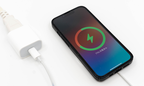 iPhoneをMagSafeで充電する