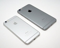 iPhone 6とiPhone 6 Plusの背面
