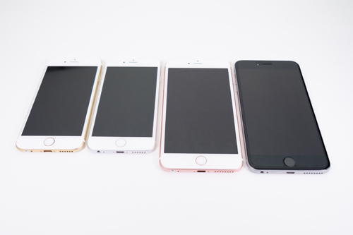 iPhone 6s ローズゴールドの前面を既存のカラーと比較