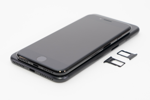 iPhone 7/7 Plusの新色「ジェットブラック」と「ブラック」の比較・違い | iPhone Wave