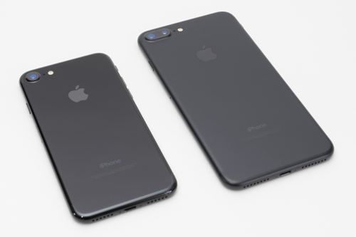iPhone 7/7 Plusの新色「ジェットブラック」と「ブラック」の比較 ...